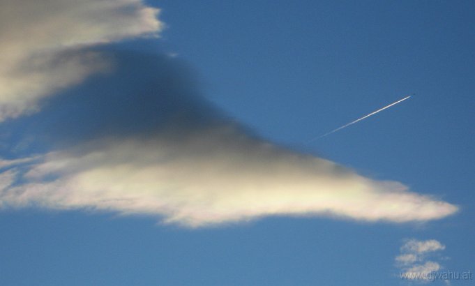 DSC06086-WolkeFlugzeug.jpg