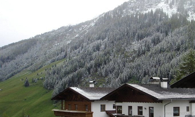 DSC05126-2006-06-02-Schnee.JPG